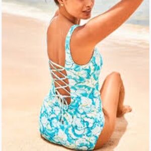 Tommy Bahama Island Cays Sea Fronds Reversible Lace-back One-Piece Swims…